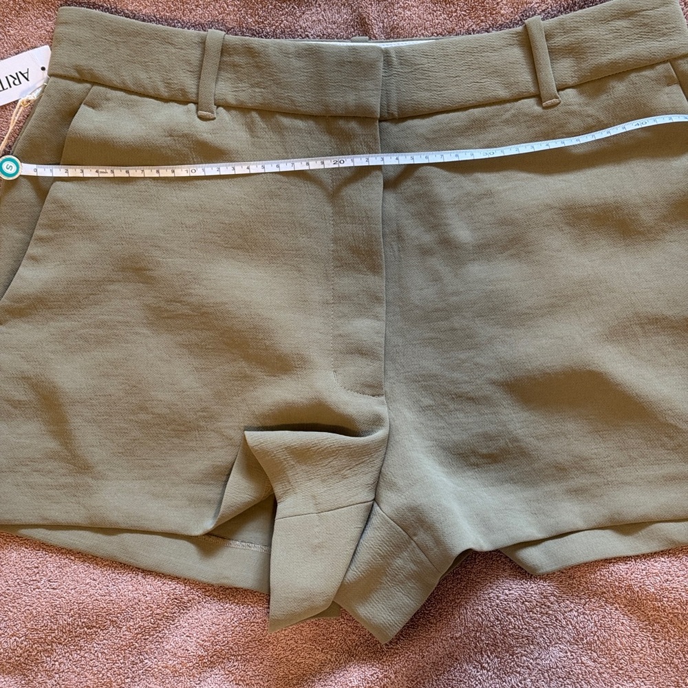 Aritzia Wilfred Anthem Shorts | Green Tailored Shorts | Size 12 | NWT - Picture 4 of 16